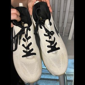 OneMix Men Athletic Shoes Outdoor Air Cushion Sport Damping Running Size Men 8.5